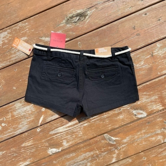 New Navy Shorts With Belt - Picture 6 of 11